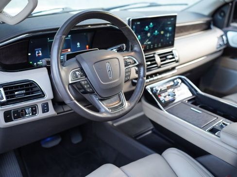 Used 2023 Lincoln Navigator L Reserve AWD/4WD image 19