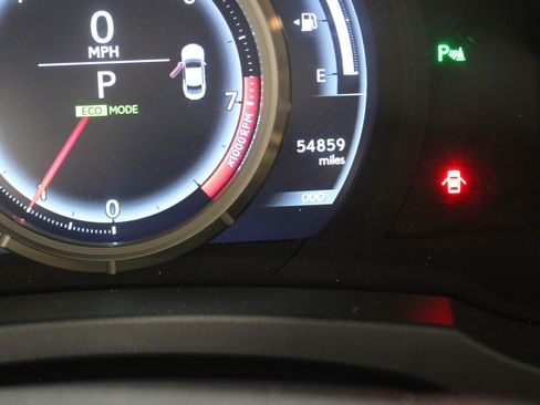 Used 2018 Lexus RC 300 AWD image 12