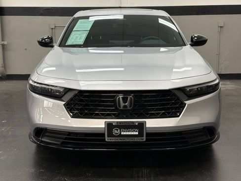 Used 2025 Honda Accord Sport image 4
