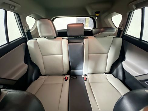 Used 2017 Toyota RAV4 Platinum image 33