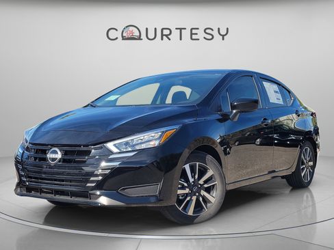 Used 2025 Nissan Versa SV w/ Trunk Package FWD image 1