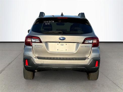 Used 2018 Subaru Outback 2.5i Premium image 6