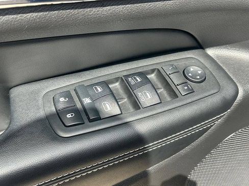 Used 2017 Jeep Grand Cherokee Limited w/ Luxury Group II AWD/4WD image 15