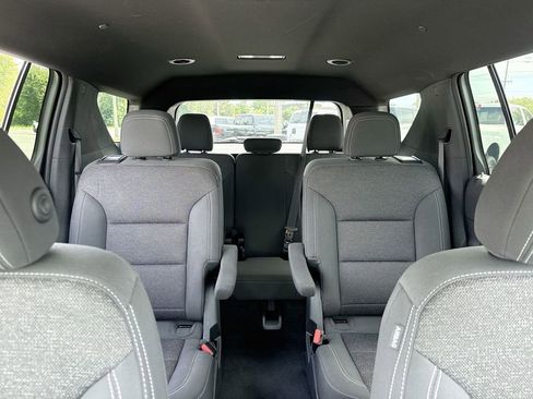 Used 2025 Chevrolet Traverse LT FWD image 30