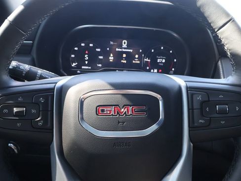 Used 2024 GMC Yukon XL SLT w/ SLT Luxury Package AWD/4WD image 19