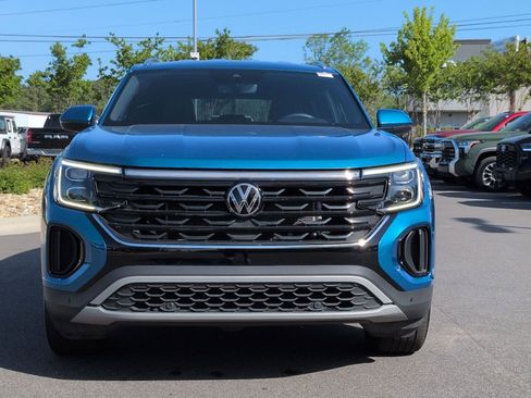 Used 2024 Volkswagen Atlas Cross Sport SE FWD image 8
