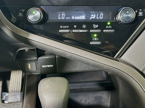 Used 2024 Toyota Camry LE FWD image 22