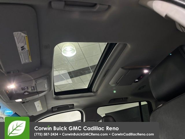 Used 2017 GMC Yukon XL SLT w/ Open Road Package AWD/4WD image 35