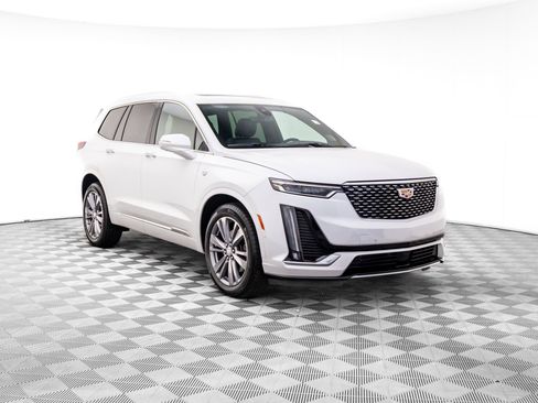 Certified 2024 Cadillac XT6 Premium Luxury w/ Platinum Package image 9