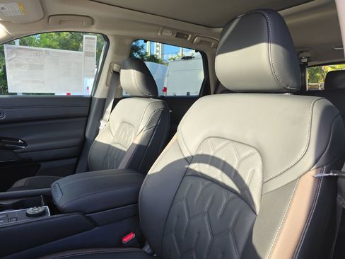 New 2026 Nissan Pathfinder Platinum AWD/4WD image 25