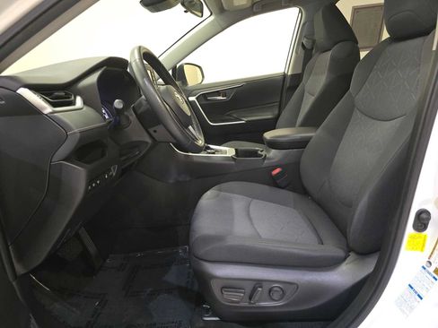 Certified 2022 Toyota RAV4 XLE w/ Convenience Package AWD/4WD image 22
