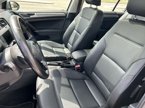 Used 2016 Volkswagen Golf SE w/ Lighting Package image 11