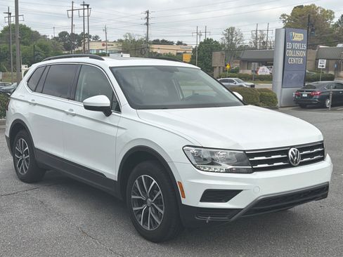 Used 2019 Volkswagen Tiguan SE image 3