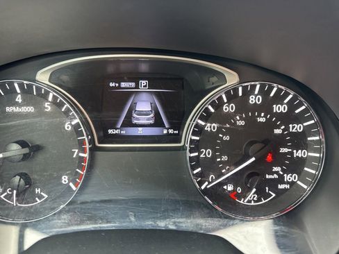 Used 2018 Nissan Pathfinder S AWD/4WD image 27