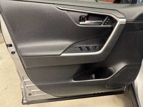 Used 2020 Toyota RAV4 Limited w/ Limited Grade Weather Package AWD/4WD image 17
