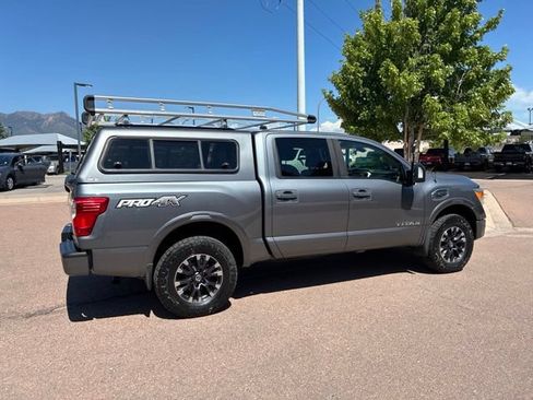 Used 2017 Nissan Titan PRO-4X AWD/4WD image 10