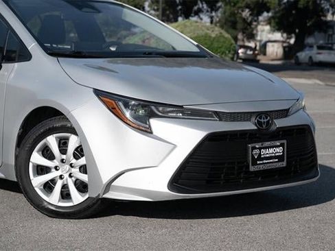 Used 2023 Toyota Corolla LE image 9