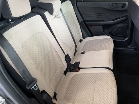 Used 2022 Ford Escape SE w/ SE Sport Appearance Package FWD image 11