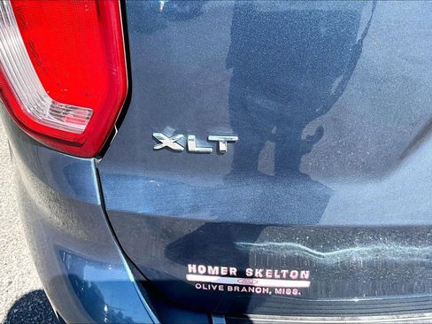 Used 2018 Ford Explorer XLT w/ Equipment Group 202A image 7