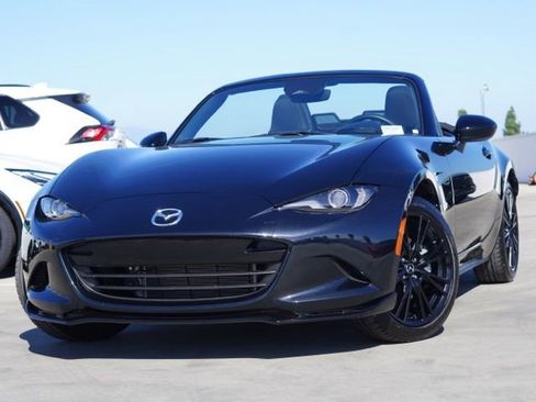 Used 2025 MAZDA MX-5 Miata Club w/ Weather Package RWD image 5