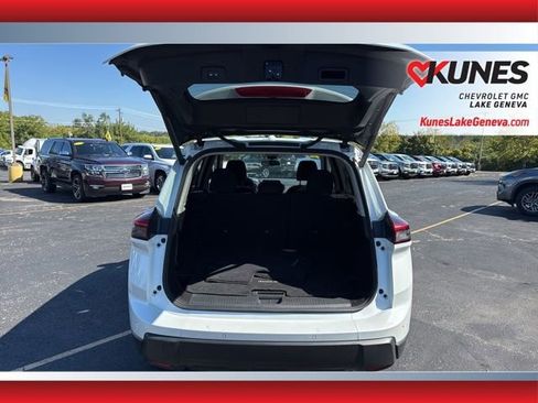 Used 2024 Nissan Rogue SV image 22