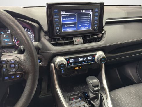 Used 2019 Toyota RAV4 XLE image 18