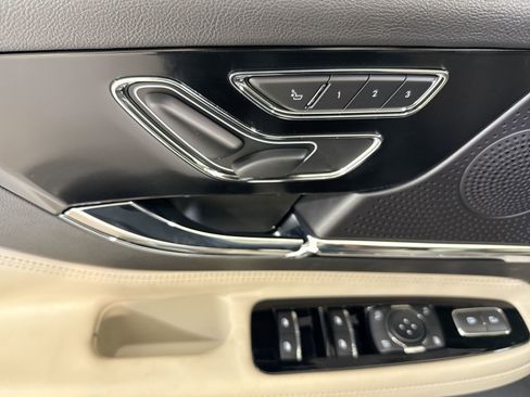 New 2026 Lincoln Corsair Premiere image 11