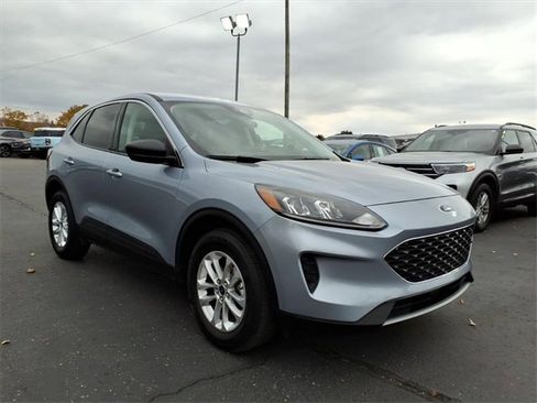 Used 2022 Ford Escape SE w/ Convenience Package image 3