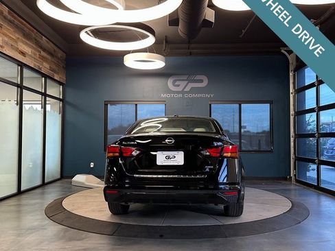 Used 2023 Nissan Altima 2.5 SV image 4