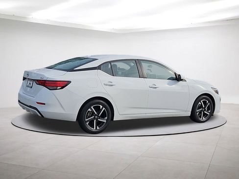 Used 2024 Nissan Sentra SV image 7