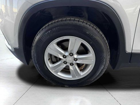 Used 2021 Chevrolet Trax LT w/ Driver Confidence Package image 60