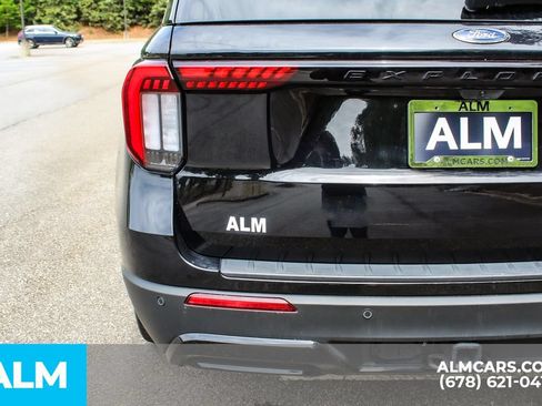 Used 2025 Ford Explorer ST-Line w/ ST-Line Street Pack AWD/4WD image 12