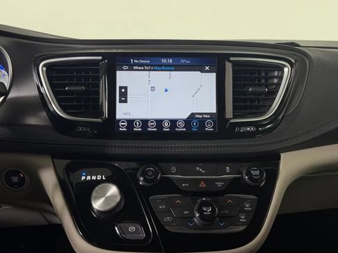 Used 2019 Chrysler Pacifica Limited FWD image 23