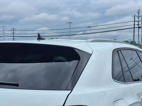 Used 2022 Volkswagen Atlas Cross Sport SE image 26