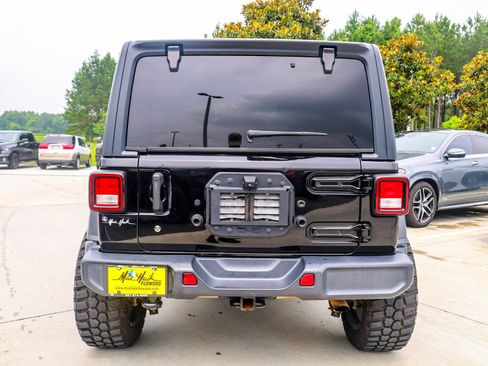 Used 2020 Jeep Wrangler Unlimited Sahara AWD/4WD image 7