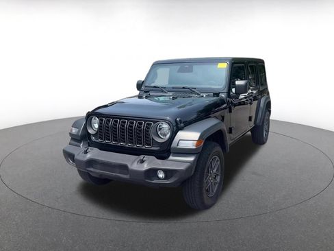 Used 2025 Jeep Wrangler Unlimited Sport AWD/4WD image 4