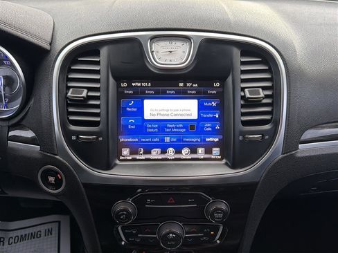 Used 2016 Chrysler 300 Limited image 18