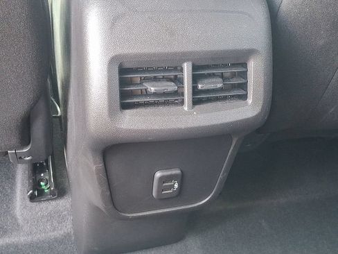 Certified 2024 Chevrolet Equinox LT FWD image 11