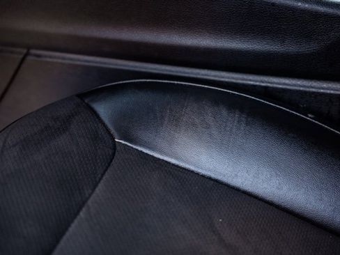 Used 2023 Jeep Grand Cherokee L Laredo image 25