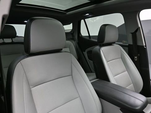 Used 2022 GMC Terrain SLT FWD image 28