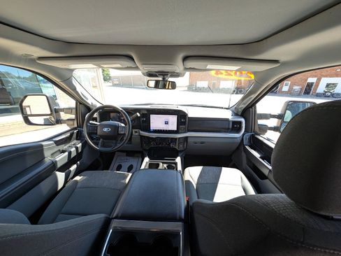 Used 2024 Ford F250 XLT w/ XLT Premium Package AWD/4WD image 33