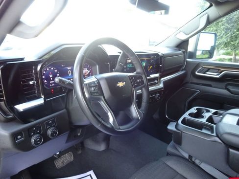 Certified 2024 Chevrolet Silverado 2500 LT AWD/4WD image 12