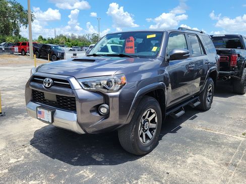 Used 2021 Toyota 4Runner TRD Off-Road Premium w/ Moonroof Package AWD/4WD image 3
