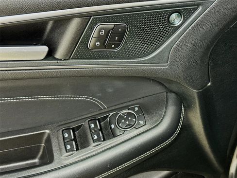 Used 2024 Ford Edge Titanium image 17