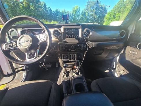 Used 2020 Jeep Wrangler Unlimited Sahara AWD/4WD image 4