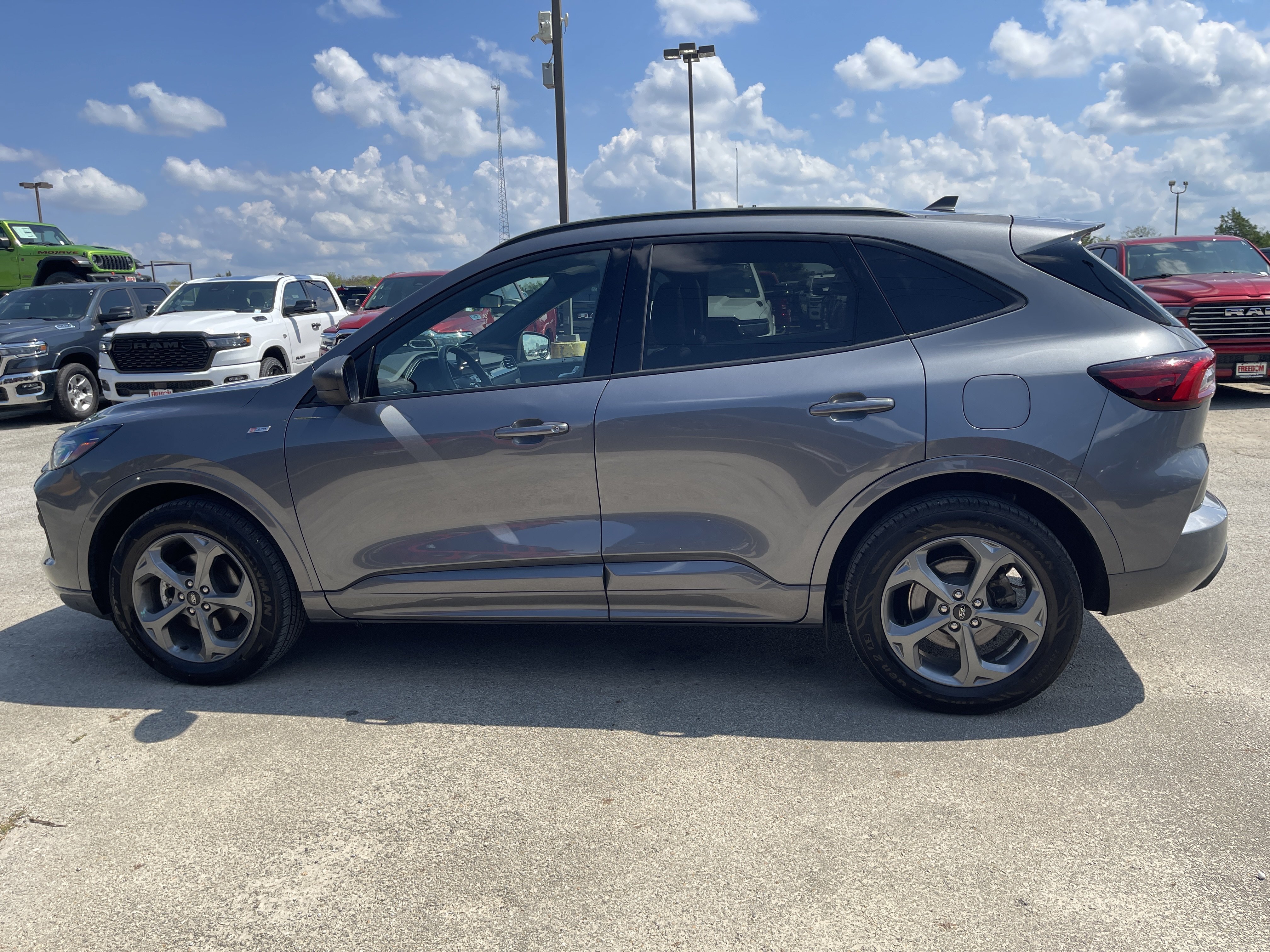 Used 2024 Ford Escape ST-Line AWD/4WD image 7