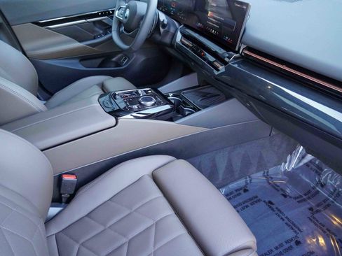 Certified 2025 BMW 530i xDrive w/ Premium Package image 10