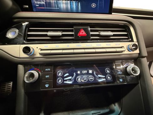 Used 2025 Genesis G70 3.3T Advanced image 21