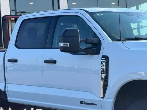 Used 2025 Ford F250 XLT AWD/4WD image 4