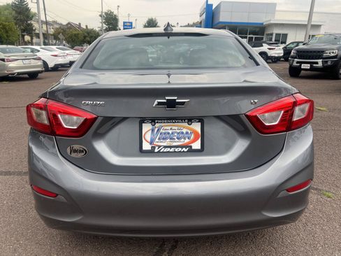 Used 2018 Chevrolet Cruze LT w/ Sun And Sound Package FWD image 6